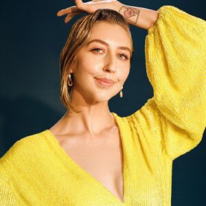 Heidi Gardner Instagram - @instylemagazine thanks for having me // teen heidi and woman heidi are super psyched about it. 
Photographer: @elenamudd
Writer:  @carriesnotscary 
Style: @samanthasutton 
Hair: @matthewmonzon 
Makeup: @cygmakeup 
Beauty direction: @kaylaagreaves 
Booking: @isabel_jones_93 
Creative direction and production: @kellychiello