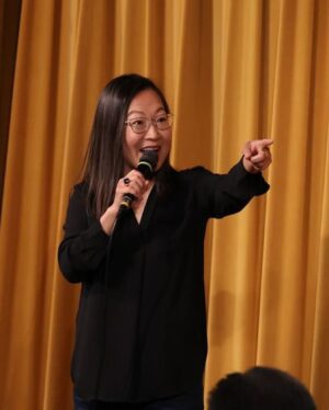 Helen Hong Instagram - I worked all weekend but it wasn’t too bad. #dreamjob #standup #comedy @comedyandmagicclub @jaylenosgarage @kevinnealon 📸: @mslynstagram