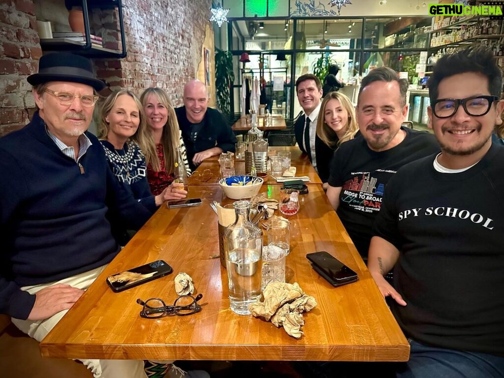 Helen Hunt Instagram - We just had the BEST meal @guerrillatacos If you’ve in LA…run!!! What a great group and a verrry wide variety of topics for conversation. I Love LA #sex #baseball #sexandbaseball #guerillatacos #Ilovela