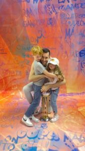 Helen Lindes Instagram - Qué suerte tienen nuestros hijos de tenerte @rudy5fernandez ❤️ Siempre tan presente en los buenos y en los malos momentos, para celebrar, reír o educar… tienes muchos dones, pero sin duda tú naciste para ser padre. ¡Feliz día del padre! #happyfathersday