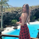Helen Lindes Instagram - El look perfecto para un evento en la isla… eso fue lo que pensé cuando vi este vestido de @theiqcollection en @valytyplace ❤️ Qué opináis?? #lovelanzarote #lanzarote @turismolzt