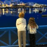 Helen Lindes Instagram - Recorriendo lugares de mi infancia que significan un millón de recuerdos… #lanzarote #islascanarias #charcosangines