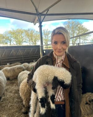 Helen Skelton Thumbnail - 11K Likes - Top Liked Instagram Posts and Photos