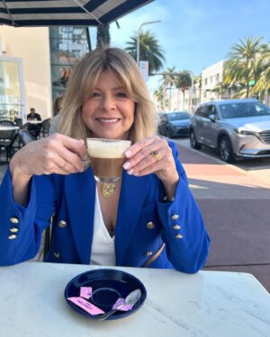 Helena Isabel Instagram - Não há nada que chegue a sair das nossas rotinas! E a passear por aí…

👗 @mummycool_pt
#itsbettertotravel 
#aidadenaomedefine 
#