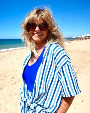 Helena Isabel Instagram - Eu gosto é do verão 🎶🎶🎶
E vocês?

#summervibes 
#beachlife 
#sea