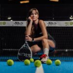 Helena Costa Instagram - Quando estou mais desaparecida assim ao fim de semana…é porque estou algures num campo de padel concentrada em algum torneio 🫢 bom fim de semana! A ver se vemos o céu hoje 🌌 #padelgirl
