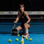 Helena Costa Instagram - Quando estou mais desaparecida assim ao fim de semana…é porque estou algures num campo de padel concentrada em algum torneio 🫢 bom fim de semana! A ver se vemos o céu hoje 🌌 #padelgirl