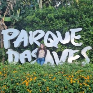 Helena Luz Instagram - #tbt especial hoje... um resumão da minha visita ao @parquedasaves
Este parque é internacionalmente conhecido pela recuperação e conservação das aves de maus tratos e tráfico.
Queria que todos vocês pudessem visitar, que mágico é estar lá dentro e ver uma arara cantar e dançar!!! 🫶🏻😁❤️
.
.
.
#ParquedasAves #melhoresdestinos #turismobrasil #avesdobrasil #cataratasdoiguaçu #iguassufallsbrasil #melhoresdestinos #terradascataratas
