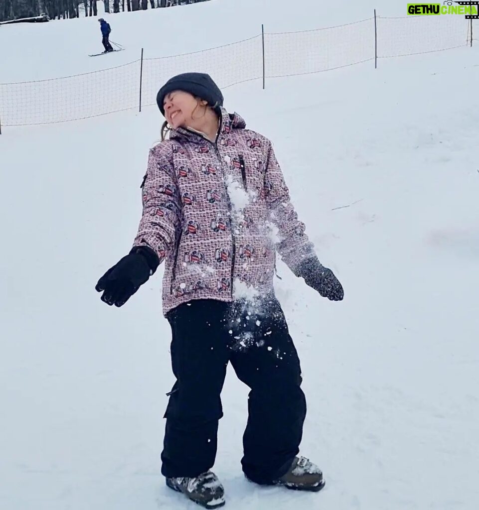 Helena Luz Instagram - Ski no Perito Moreno ❄️ simplesmente sem palavras!!! . . . . . . . . . #bariloche #peritomoreno #ski