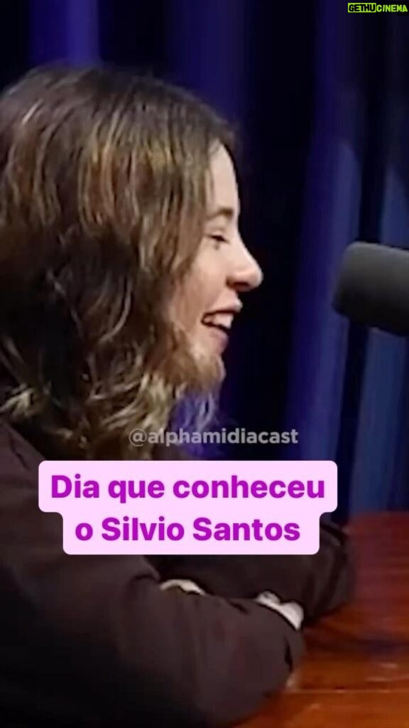 Helena Luz Instagram - @helenaluz_oficial é uma atriz incrível e trabalhou no SBT. Ela contou pra gente com foi ver o patrão Silvio Santos. Assista na íntegra para ver diversas histórias dela, acessando no nosso canal no YouTube #sbt #carinhadeanjo #helenaluz #alphamidiacast #alphaville #novela