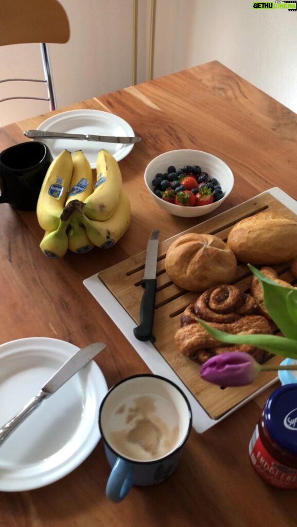 Helga Krapf Instagram - Breakfast for a family of two. ❤️ #Weekend #RaisingAmelie #MomLife