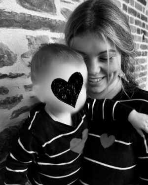 Héloïse Martin Instagram - 8 Mois de Toi 🖤 

#tellemeretellefille #babygirl #mumlife