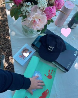 Héloïse Martin Instagram - 💕Ma première fête 💕
Je suis tellement fiere d’être ta maman ma petite Rose, ne change rien, je t’aime fort fort fort (plus que tout meme…🌸)
⠀
Et bonne fête à toutes les mamans 🫶🏼
⠀#fetedesmeres #happymothersday 
Merci pour la Tenue duo @emoi_emoi