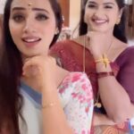 Hema Dayal Instagram - Onscreen Sandakozhi's Saranya & Pooja!!!😂 Off-screen thozhi's Suganya and Hema!!❤️ Quick reel in between the shoot!! #zeetamil #meenakshiponnunga #tamilactress #explorar #explore #explorepage✨ #explorer #instagood #intatrend #trend #trending #trendingreels #hemadayal18 #hema #hemadayal