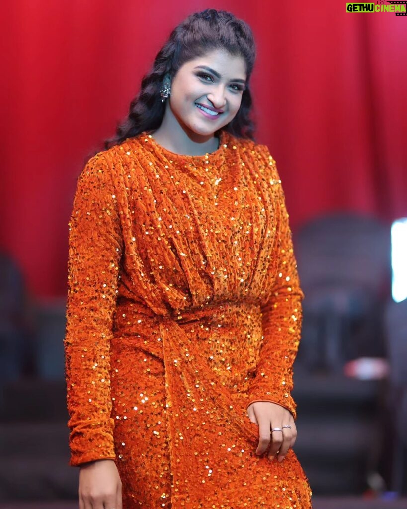 Hema Dayal Instagram - #goldenmomentsawards2024 @zeetamizh @zee5tamil . #meenakshiponnungaserial . 💃🏻Outfit :@lithas_rentals #zeetamil #tamilserial #tamilartist #award #function #costume #hemadayal18 #hemadayal #hema