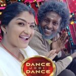 Hema Dayal Instagram - Beautiful love story💝💫🥰 Choreographer : @iamvkmaster_off Assistant choreography: @dominic_djd @the_kitten_eyes_boy_official @versatile_bharath @anbu.________ Artist : @hemadayal18 Contestant : @suresh_14c_djd Channel : @zeetamizh #dancejodidancereloaded2 #dancejodidancereloaded #dance #jodi #dance #reality #realityshow #zee #zeetamil #grandma #grandpa #concept #beautiful #love #story