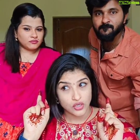 Hema Dayal Instagram - ரொம்ப பெருமையா இருக்கு 🤣🤣 #trending #trendingreels #vadivelu #vadivelcomedy #funnyvideos #friendship #hema #hemadayal18 #hemadayal #love #tamil #tirupur #function #trip