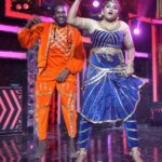 Hema Dayal Instagram – Let’s Go…!!!😎🔥
Dance Jodi Dance Reloaded 2 | Ticket to Finale | ஆடுகளம் Round | Sat and Sun 7PM.

#DanceJodiDanceReloaded2 #DanceJodiDance #DJD #Suresh #HemaDayal #ZeeTamil