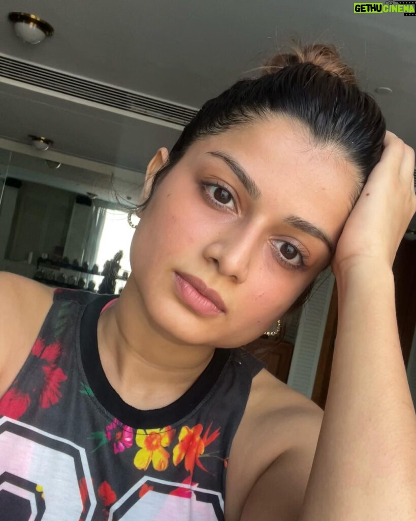 Hemal Ingle Instagram - Resting face 🫠 after a crazy workout