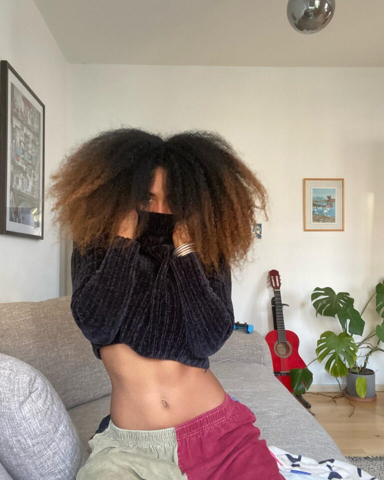 Herizen F. Guardiola Instagram - Freed my hair from the braids! Having a crown appreciation day🦁♥️ The feeling of taking my hair out is comparable to taking off your bra after a long ass day! Good lord I feel free 😂😮‍💨