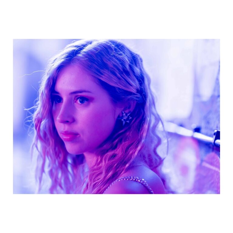 Hermione Corfield Instagram - First episode of ‘We Hunt Together’ out tonight at 10pm on @alibichannel @skytv directed by @tibbettscarl shot by @olirusselldop