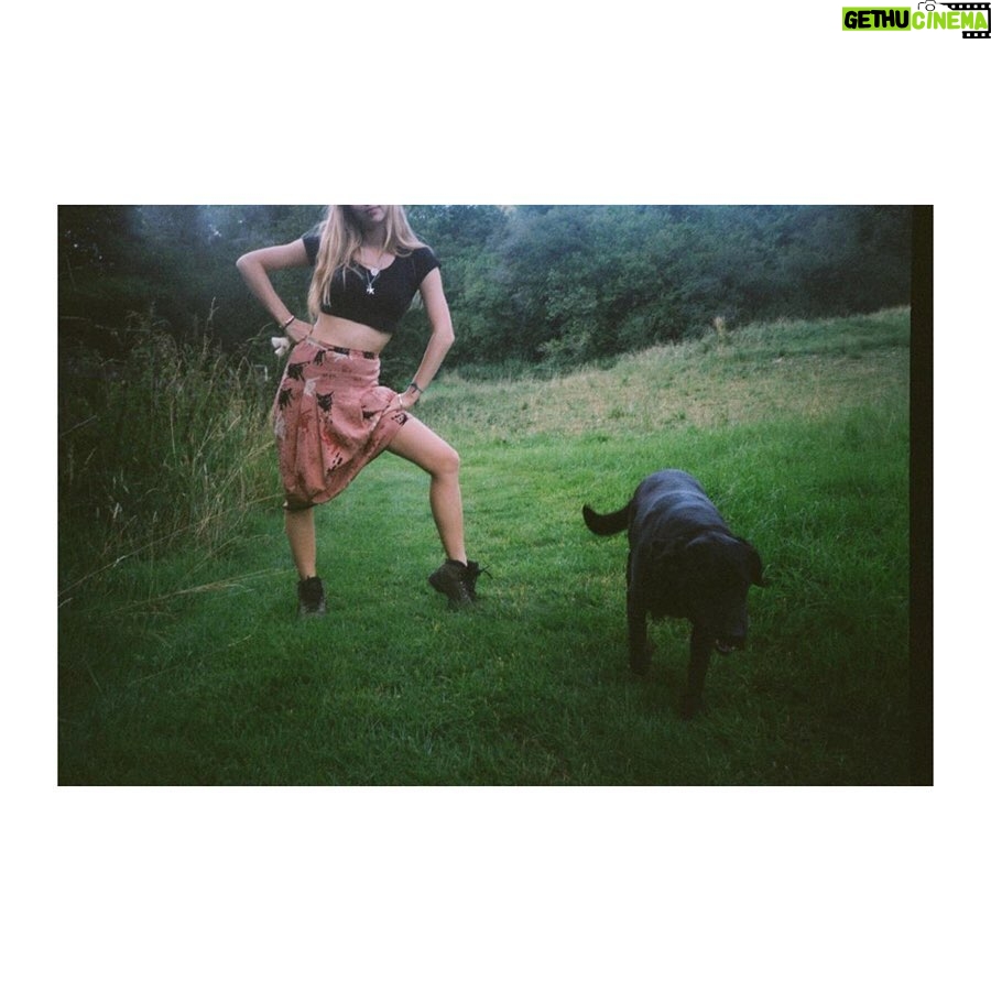 Hermione Corfield Instagram -