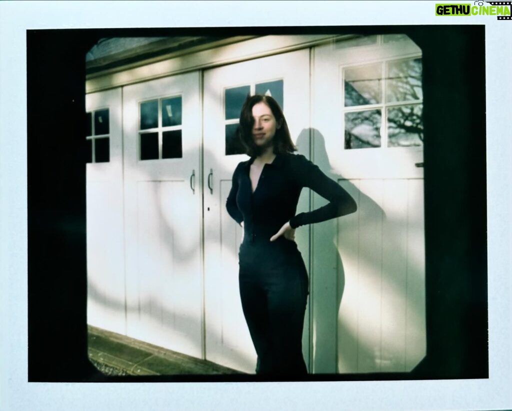 Hermione Corfield Instagram - Taken by @hunterdalydp on his Mamiya RZ67 (made c.1993) with Fujifilm Polaroid FP100C