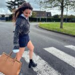 Hiba Tawaji Instagram - Always on the go with my #PradaGalleria @prada 🚦🎧🎤 🚌