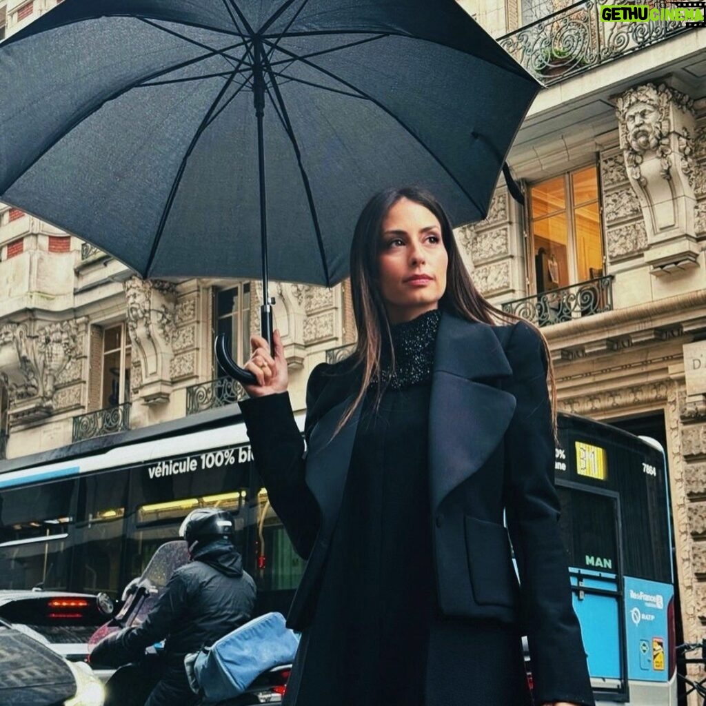 Hiba Tawaji Instagram - 🖤 @stephanerolland_paris #pfw #parisfashionweek