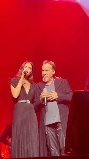 Hiba Tawaji Instagram - Quel honneur de m’avoir offert ton retour sur scène et d’avoir si bien contribué à nous apprendre à aimer ❤️ 

MERCI @pagny_officiel 🙏🏻

@olympiahall 29 Mai 2024 ♾️

#florentpagny #hibatawaji 
#paris #france #liban