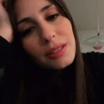 Hiba Tawaji Instagram - ⏰ 12:00 am the kids are sleeping, solitary moment in the kitchen📍 ‎#لا_بداية_ولا_نهاية #LesMoulinsDeMonCoeur #thewindmillsofyourmind #MichelLegrand This song is beauty in all languages ❤️