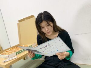 Hiccorohee Instagram - 誕生日の時、日向坂の女たちが
みんなで小言を書いてくれていた色紙を京子から受け取りました
ありがとう若い女たち〜