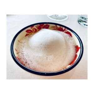 Higuchi Kaede Instagram - GUCCIのレストラン🍴🥮with💯🦂

内装めちゃきれいだった❗️
泡の中身…忘れました🤣笑
創作料理おもしろいね🤣笑

#guccı #guccirestarant #guccicafè  #gucciosteria 
#グッチオステリア @gucciosteria