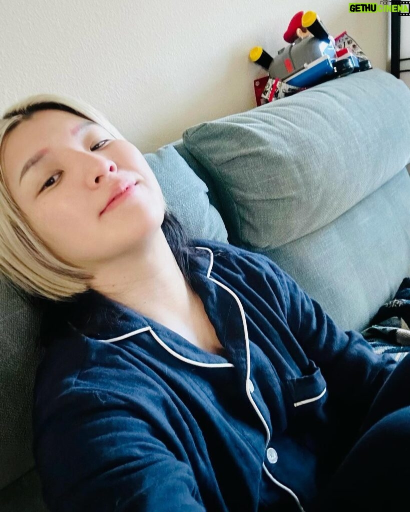 Hikaru Shida Instagram - pajamas🛏️💙 #hikarushida