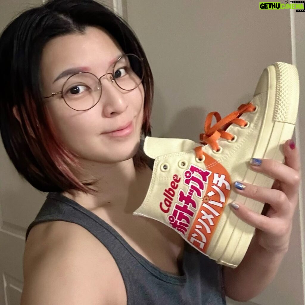Hikaru Shida Instagram - Converse ✖︎ Calbee sneakers!!! I found at Narita airport and bought immediately! カルビーポテチコンバース！！ 🥔⭐️ #Converse #calbee #hikarushida