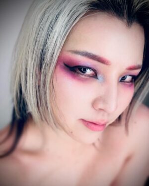 Hikaru Shida Instagram - Red smoky eyes 👁️💄
#hikarushida #aew