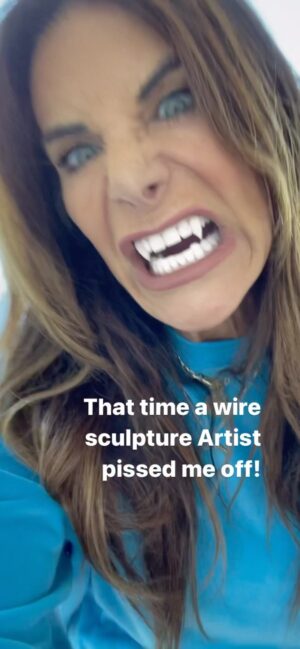 Hilary Shepard Instagram - 🧛‍♀️😈Last time I model for an artist … #divatox #powerrangers #evilqueen #vampire #vampirequeen #spacepirate #vampira