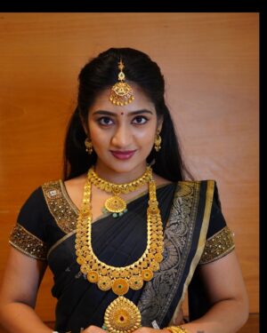 Hima Bindhu Instagram - 🖤Black and Gold⚜️
#sareelove #traditional