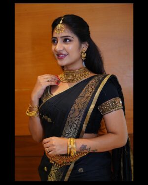 Hima Bindhu Instagram - 🖤Black and Gold⚜️
#sareelove #traditional