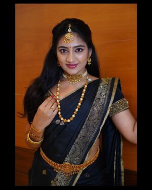 Hima Bindhu Instagram - 🖤Black and Gold⚜️
#sareelove #traditional
