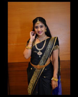 Hima Bindhu Instagram - 🖤Black and Gold⚜️
#sareelove #traditional
