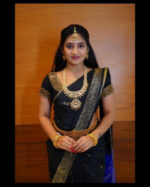 Hima Bindhu Instagram - 🖤Black and Gold⚜️
#sareelove #traditional