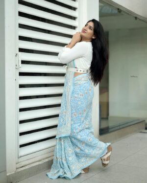 Hima Bindhu Instagram - Sky☁️❄️blue🩵 saree @style_in_threads_ 

Wrapped in sky blue hues, she painted the day with her grace.

#love #instagood #photooftheday #fashion #me #art #repost #saree #blue
