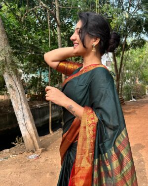 Hima Bindhu Instagram - Welcome 🫶🏻2024 🫶🏻with open arms, as we sprinkle kindness like confetti and fill each day with moments that make our hearts sing. 💯♥️
Let’s make this year a masterpiece filled with love, laughter, and dreams fulfilled! 
Thanks to each and every one of you for your endless support and love. 
I wish you all once again a fantastic and happy new year 🥳 
#spreadlove #newyear #love #truelove #kindhearted #pure #peace #trust #happiness
