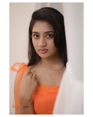 Hima Bindhu Instagram - Beauty is not in the face; beauty is a light in the heart. 
Designer 🍊 @f2f_designerboutique 
Studio @artista_propshop 
Pc @sathyaphotography3 

#InnerBeauty #BeautyBegins #BeYourself #GorgeousCake