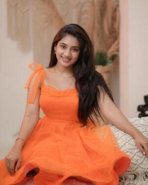Hima Bindhu Instagram - Beauty is not in the face; beauty is a light in the heart. 
Designer 🍊 @f2f_designerboutique 
Studio @artista_propshop 
Pc @sathyaphotography3 

#InnerBeauty #BeautyBegins #BeYourself #GorgeousCake