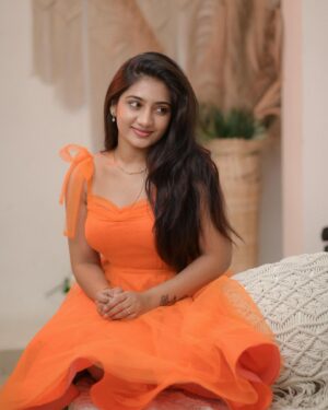 Hima Bindhu Instagram - Beauty is not in the face; beauty is a light in the heart. 
Designer 🍊 @f2f_designerboutique 
Studio @artista_propshop 
Pc @sathyaphotography3 

#InnerBeauty #BeautyBegins #BeYourself #GorgeousCake