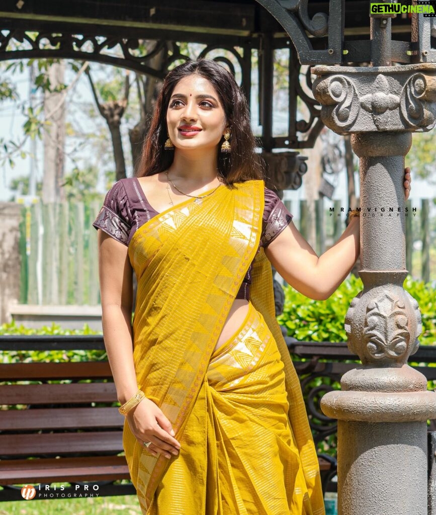 Hima Bindhu Instagram - #chennaisenthamizh Saree & blouse @sarang_thesareeshop Shot by @irisproweddingphotography