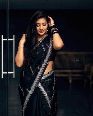 Hima Bindhu Instagram - Totally feeling the vibes of black and silver! Rocking that timeless elegance in every fold. This stunning saree is a creation by @style_in_threads_
Pc @sathyaphotography3 
🌟🖤 #sareeswag #saree #dazzling #styleinthreads #elegance
