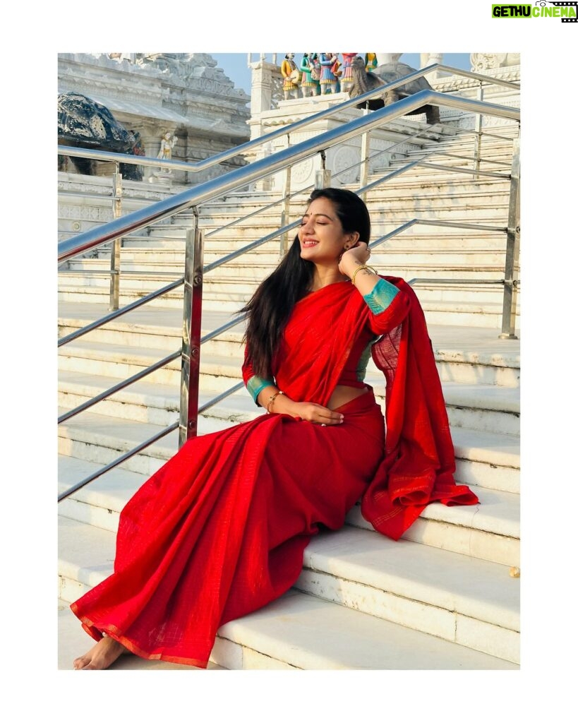 Hima Bindhu Instagram - Your beauty in a lovely saree is a masterpiece that paints the canvas of lasting joy, and your smile is the brushstroke of eternal happiness. Saree & blouse @sarang_thesareeshop #SareeJoy #SmileCanvas #EternalBeauty